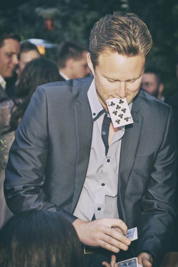 hire-magician-for-wedding hire-magician-for-wedding